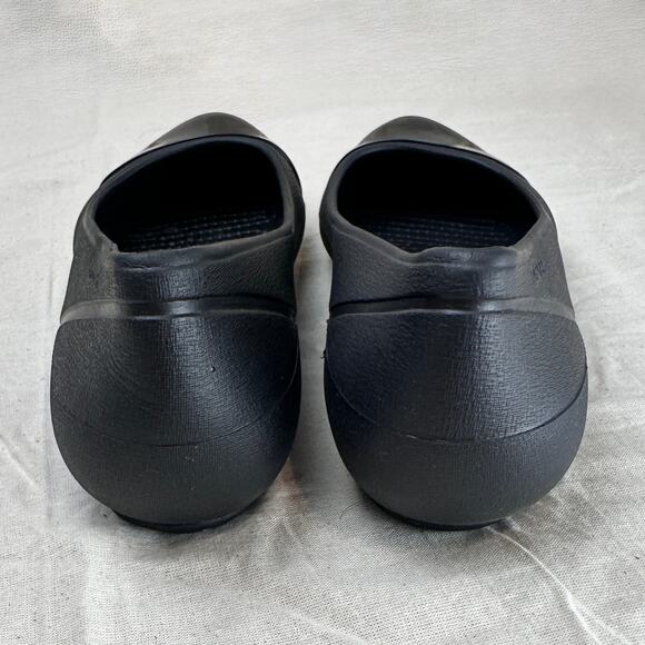 Crocs Women's Ballet Flats Black Size 8 Slip-On Round Toe Comfortable Shoes - Picture 8 of 8